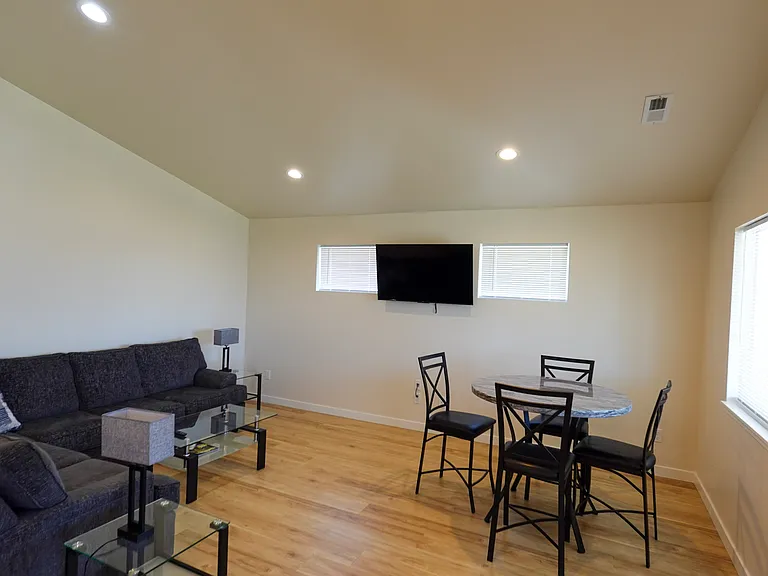 123 9th Ave #39 — Photo 7