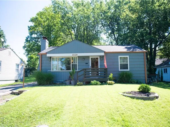 8329 Ward Pkwy, Kansas City, MO 64114
