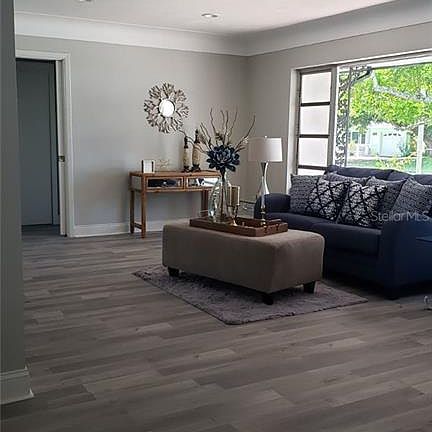 4th image of 1428 Croydon Dr