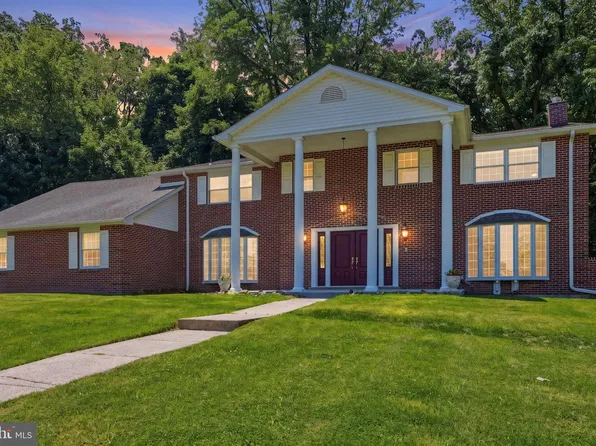 1840 Nicholas Dr, Huntingdon Valley, PA 19006