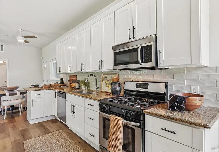53 Labrea Way — Photo 8