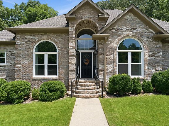 2nd image of 6717 Clear Creek Cir