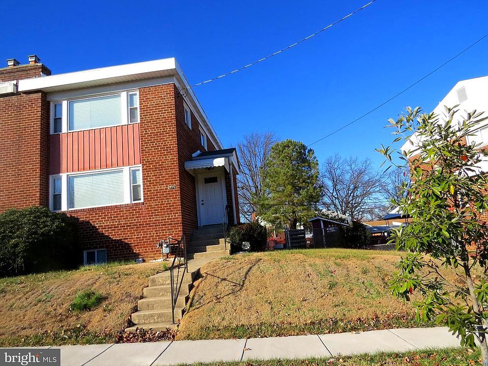 1st image of 5129 Chillum Pl NE