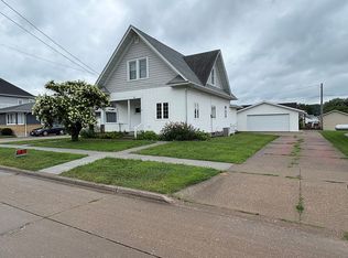 602 Park St, Bellevue, IA 52031