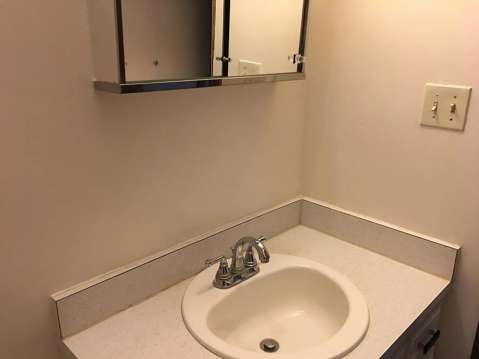 2 bed, 1200 sqft, $1,250 — Photo 3