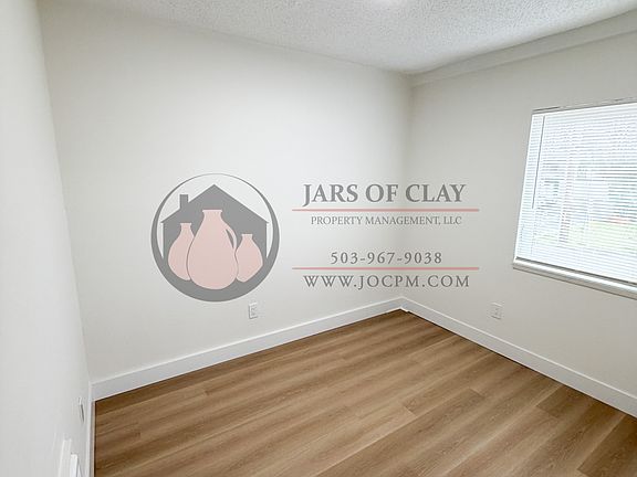 4th image of 1723 1727 Park Ave NE #A