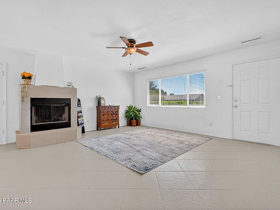 3rd image of 3114 N Constance Dr