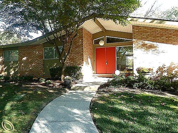 2nd image of 6899 Sandalwood Dr