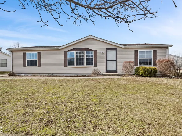 4676 Autumn Ridge Dr, Columbus, IN 47203
