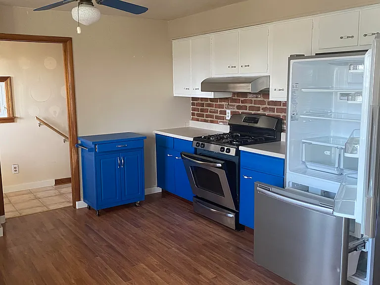 2563 Main St — Photo 4