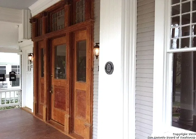 3 bed, 2.0 bath, 1700 sqft, $2,100 — Photo 3