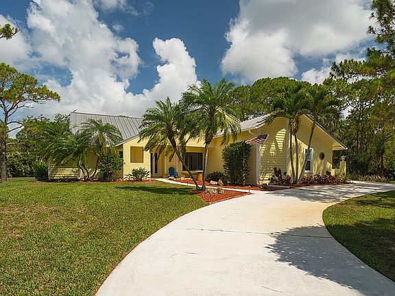 2nd image of 5263 SW Bimini Cir N