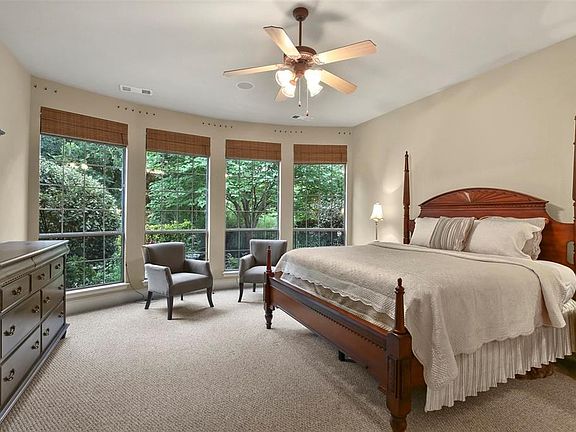 4th image of 8200 Victoria Ln