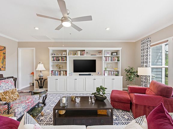 4th image of 924 Del Webb Manor Ave