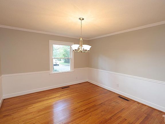 3rd image of 101 Green Hill Rd