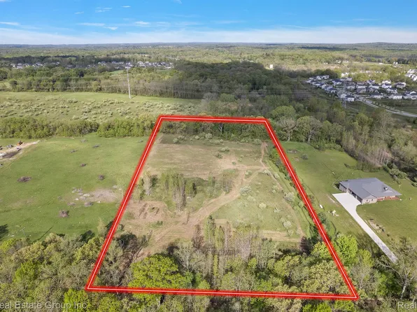 1120 Rush Rd, Oakland, MI 48363