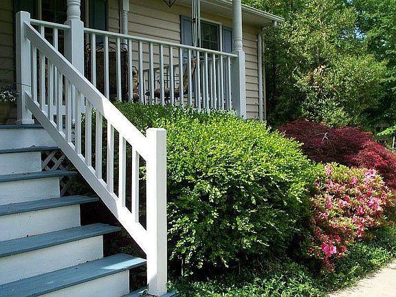 Front porch steps
