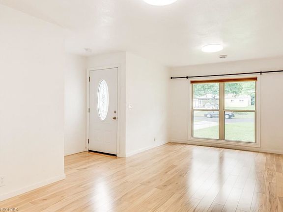 2nd image of 1737 Delia Ave