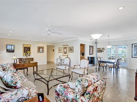 5th image of 5810 NE 14th Way