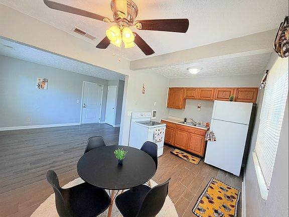 5th image of 1437 Ambrose Ave APT 2