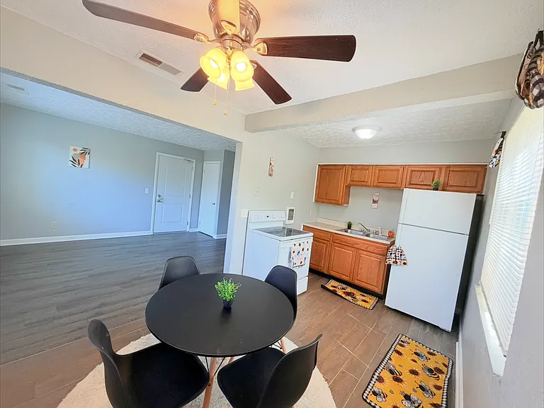 1437 Ambrose Ave #3 — Photo 7