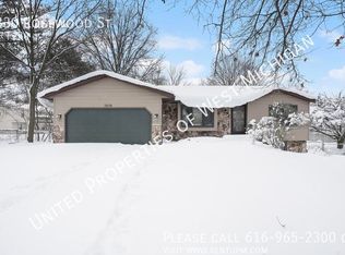 2830 Rosewood St, Hudsonville, MI 49426