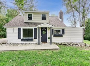 263 S Quaker Ln, Hyde Park, NY 12538