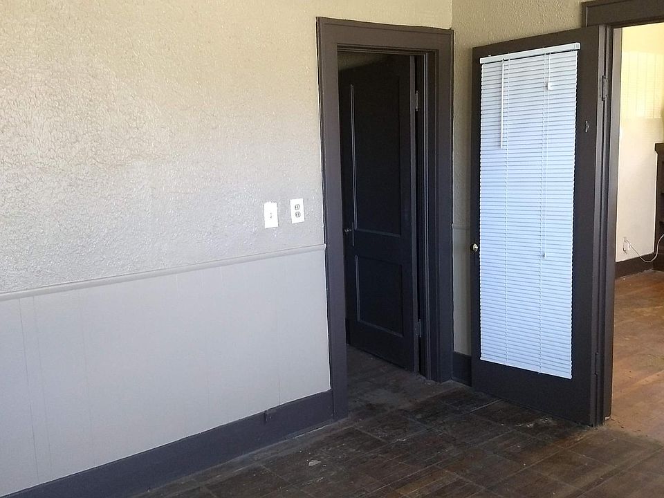 1st image of 1228 NE 15th St