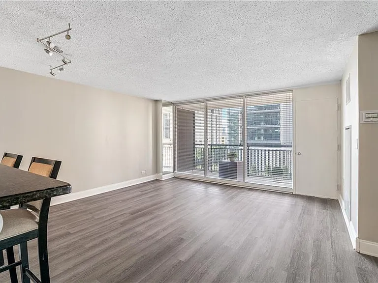 620 Peachtree St NE #911 — Photo 8
