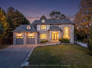 369 Lees Ln, Oakville, ON L6L 4S4