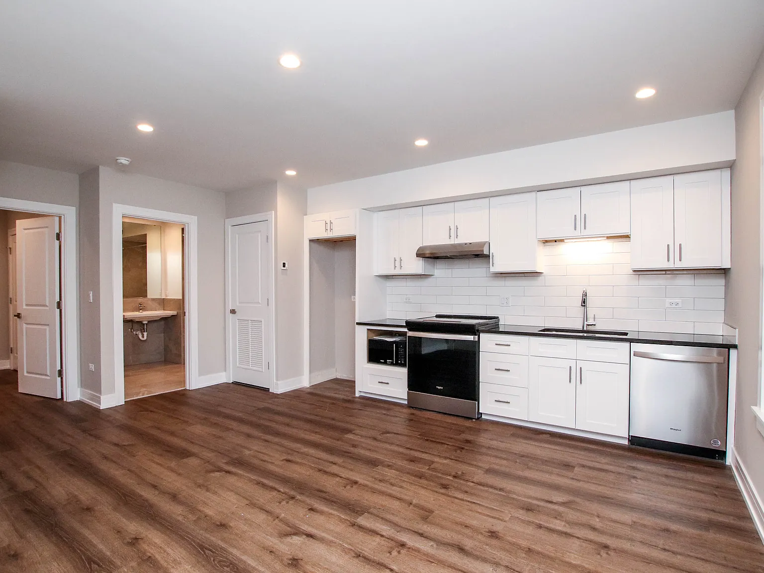 1 bed, $1,900 — Photo 2