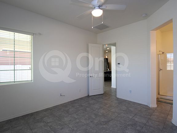 4th image of 3901 S Scott Dr
