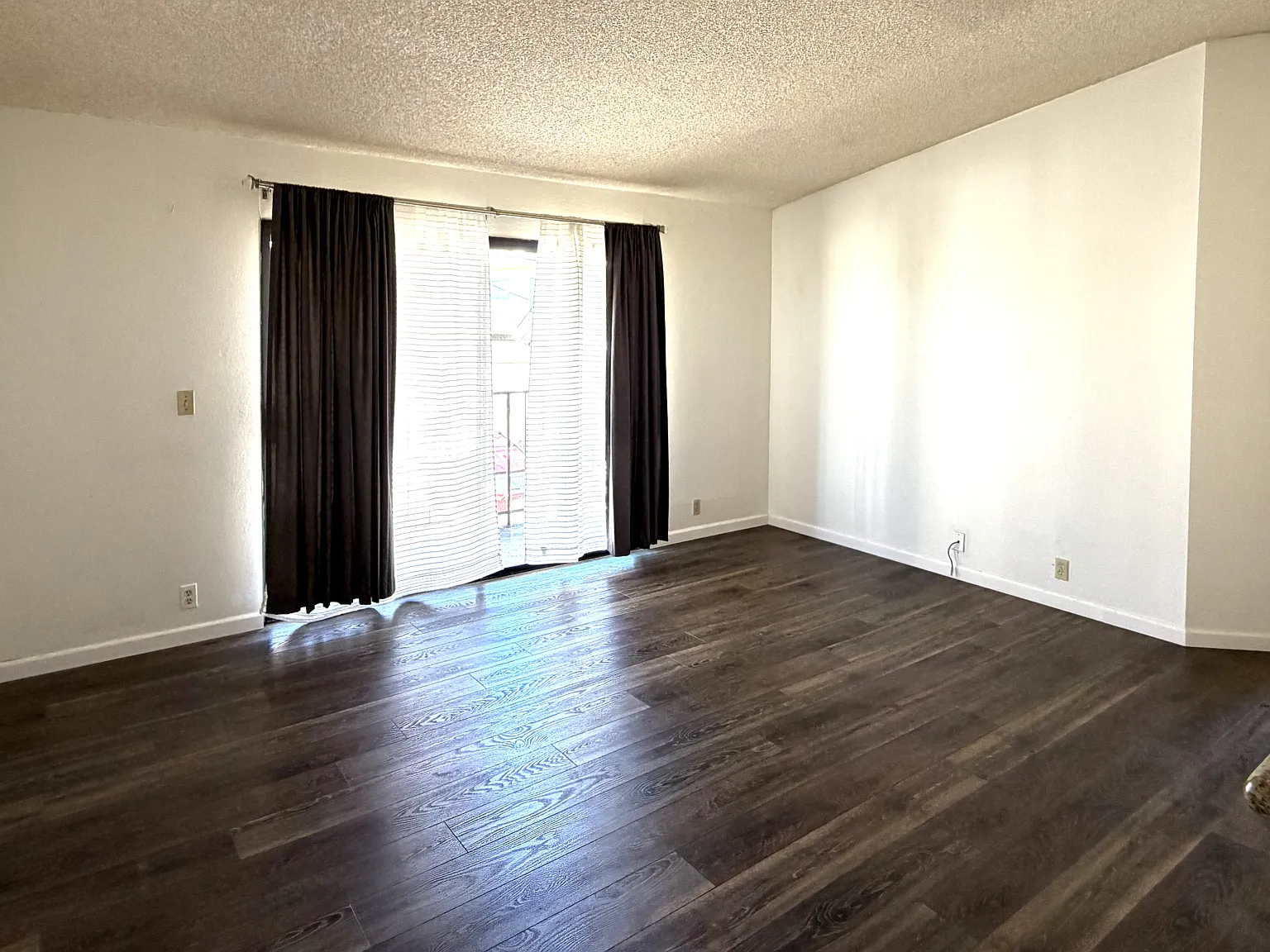 2 bed, 800 sqft, $2,595 — Photo 2