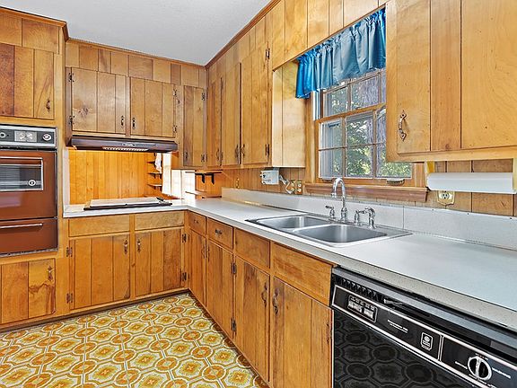 4th image of 1127 Elizabeth Ave