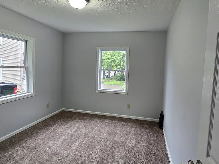 1133 North Ave NE — Photo 7