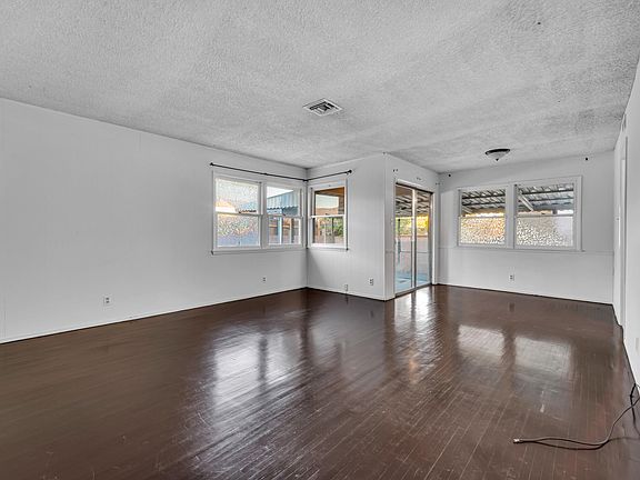 5th image of 1417 W Avenue H9