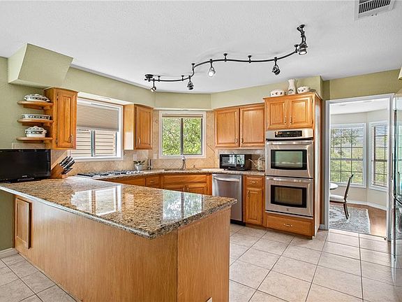 4th image of 5911 Lookout Mountain Dr