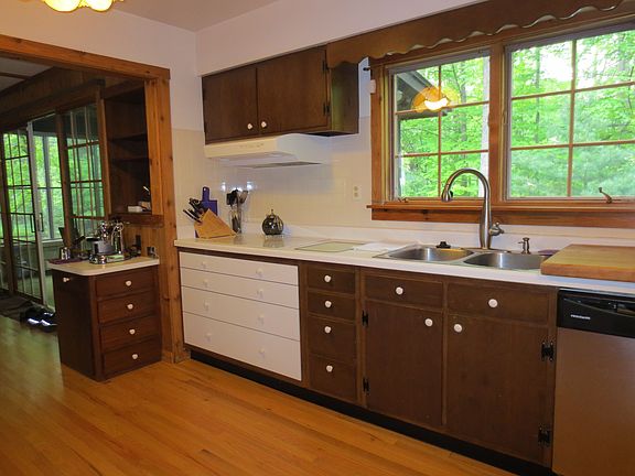 5th image of 2201 E Woodstock Pl