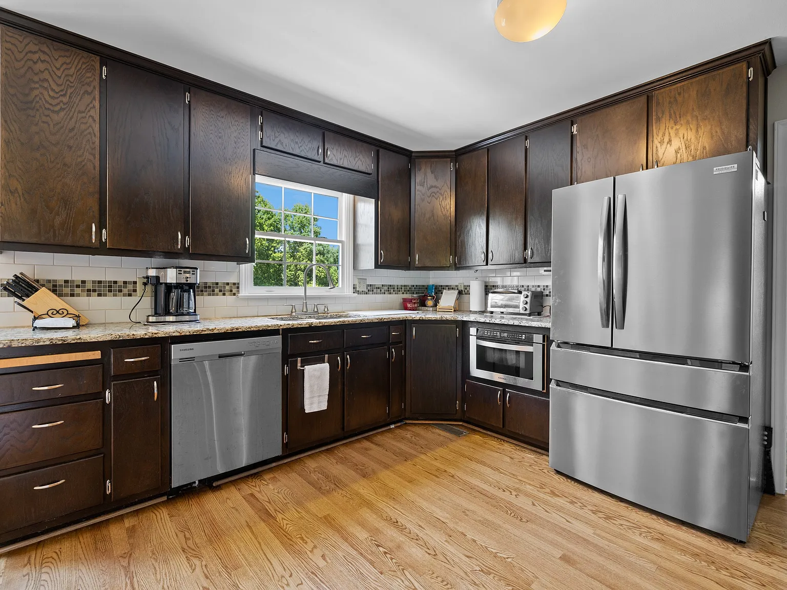 4 bed, 2850 sqft, $2,950 — Photo 3