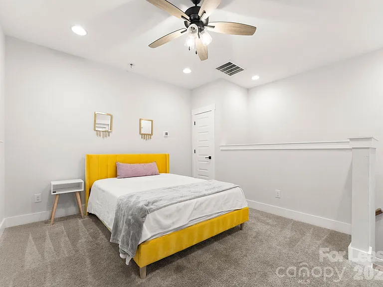 648 W End Dr — Photo 38