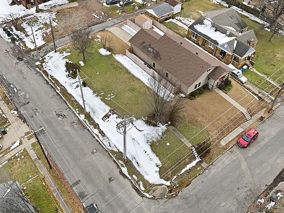 2nd image of 901 Booker St