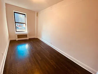 Rented by Metropolis Real Estate of Manhattan