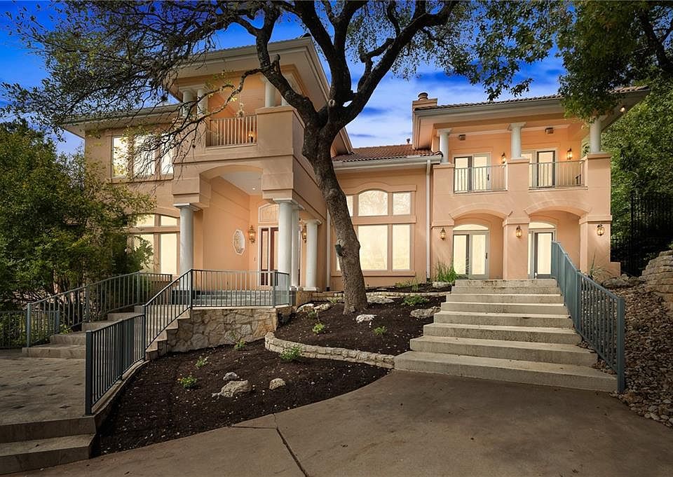 1st image of 606 Coquina Ln
