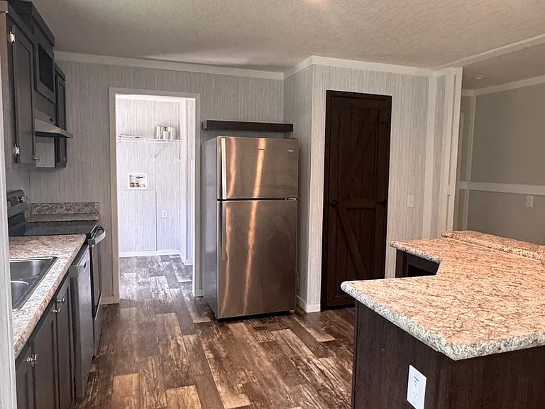 552 Sewell Mill Rd — Photo 5