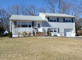 281 Eldon Ct, Ridgewood, NJ 07450