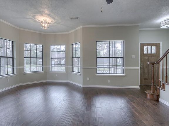 4th image of 1715 E Lake Dr