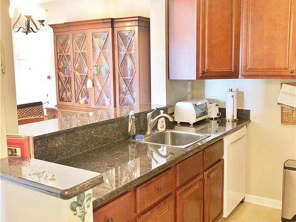 5th image of 3625 Saint Charles Ave APT 4E