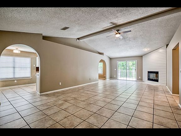 5th image of 940 Long Lake Dr