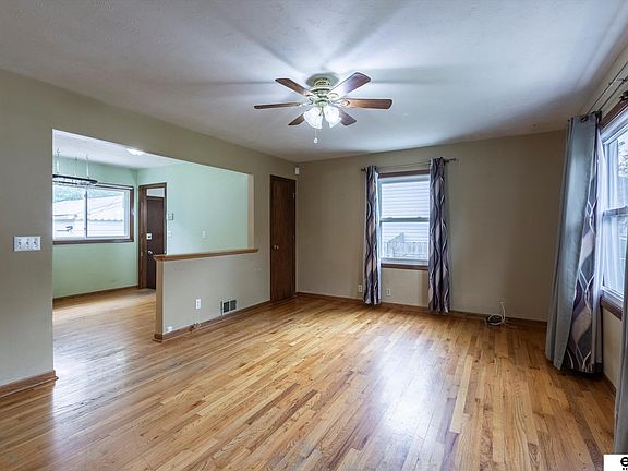 5th image of 8978 Laurie Cir