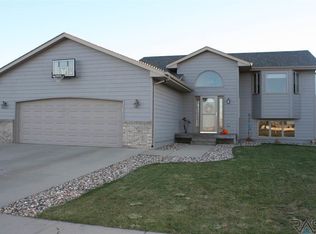 7425 W 64th St, Sioux Falls, SD 57106